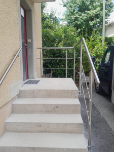 Geländer zu Treppe mit Podest und Handlauf an der Wand, 2601305 HELU4710